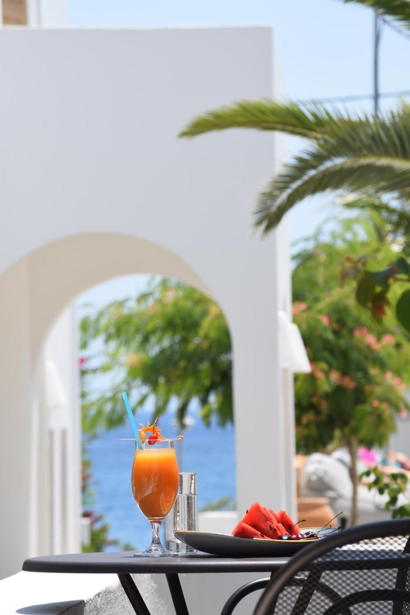 Santorini Crystal Blue Boutique 4* Kamári