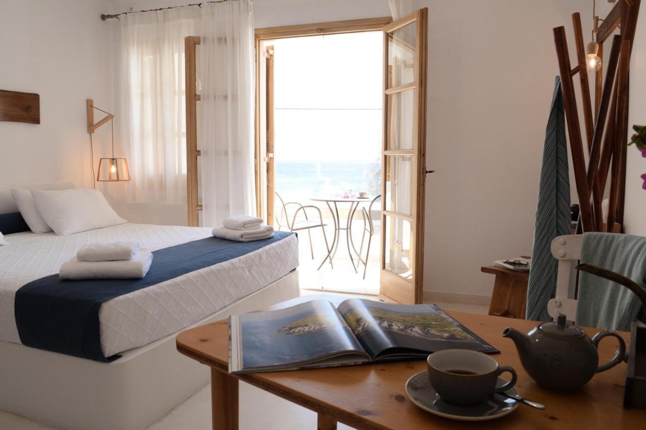 Santorini Crystal Blue Boutique Камари