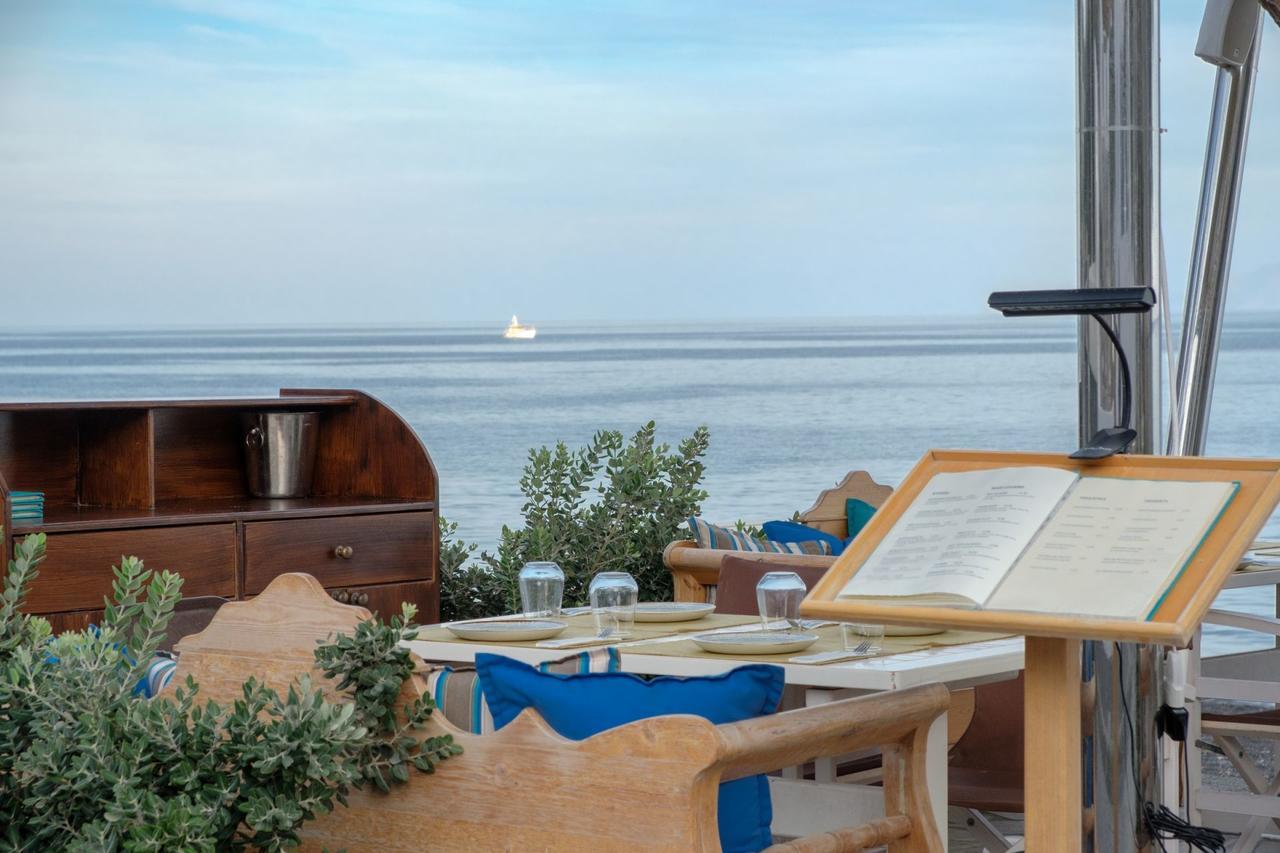 Отель Santorini Crystal Blue Boutique