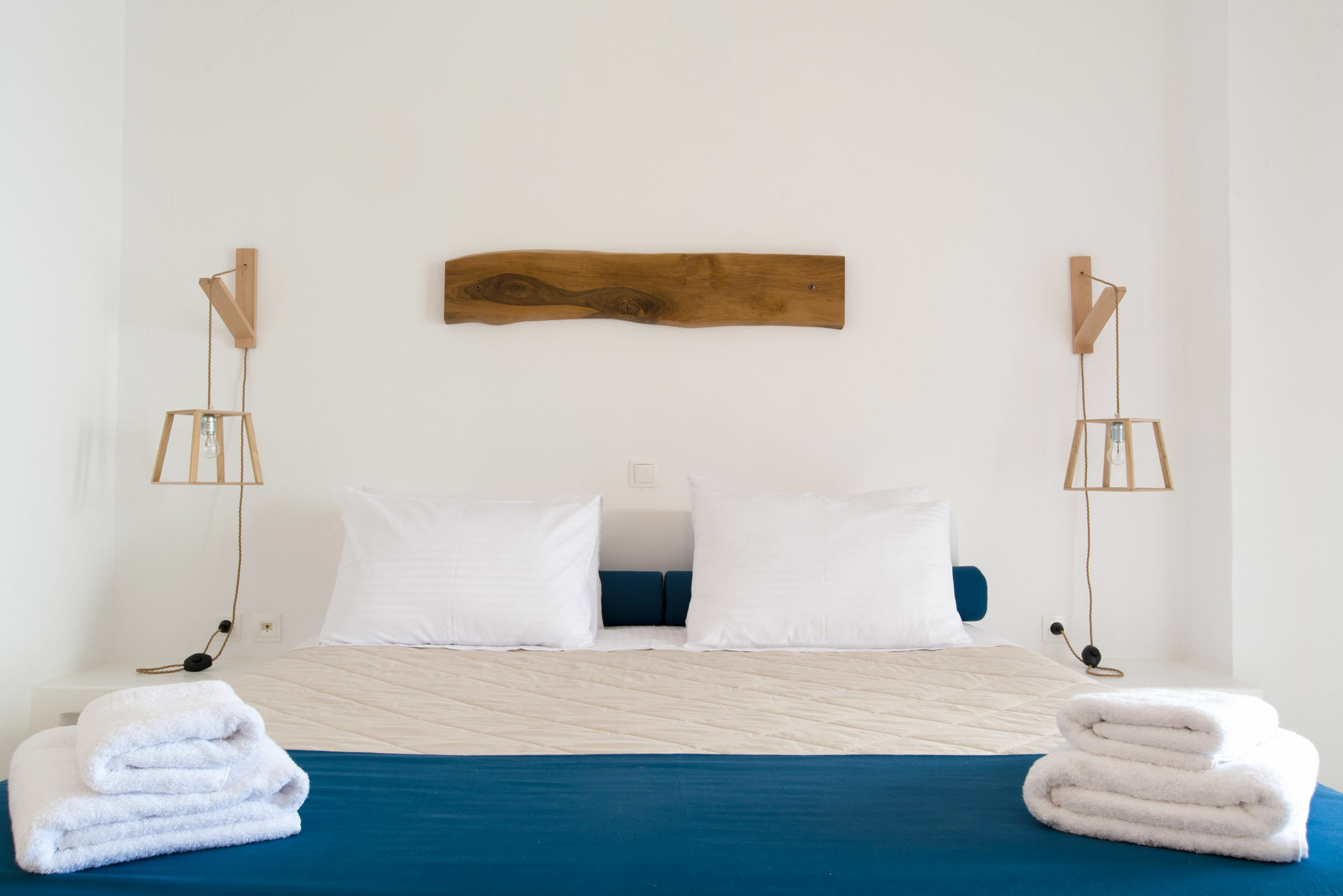 Отель Santorini Crystal Blue Boutique 4*